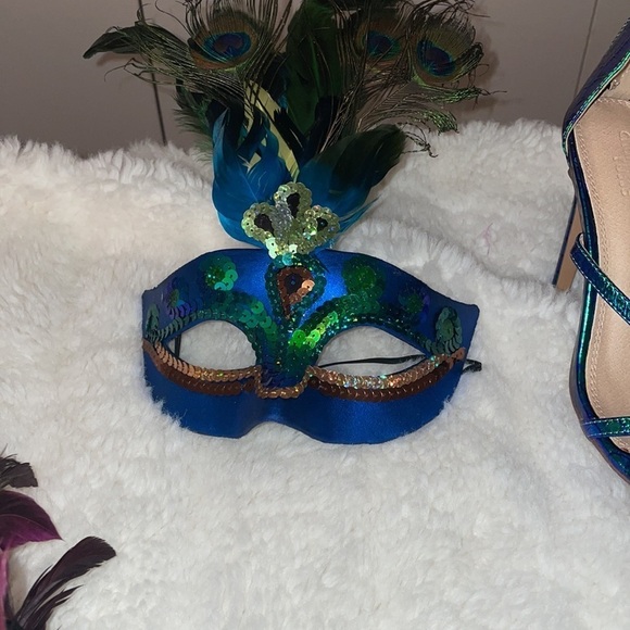 Peacock costume and brand new shoes - Picture 9 of 10